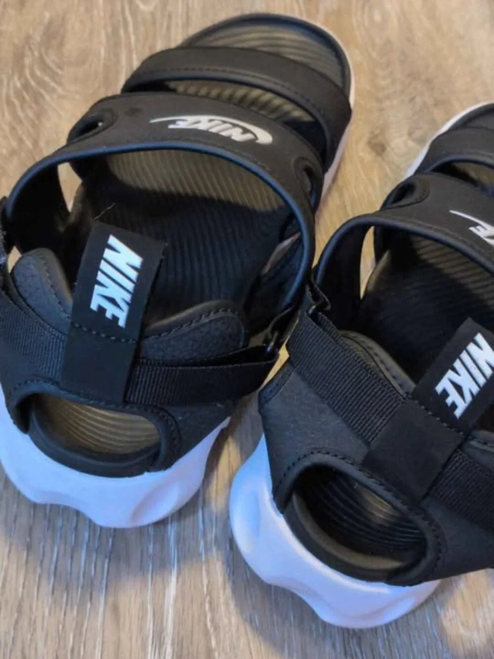 Nike black and white sandals size 9